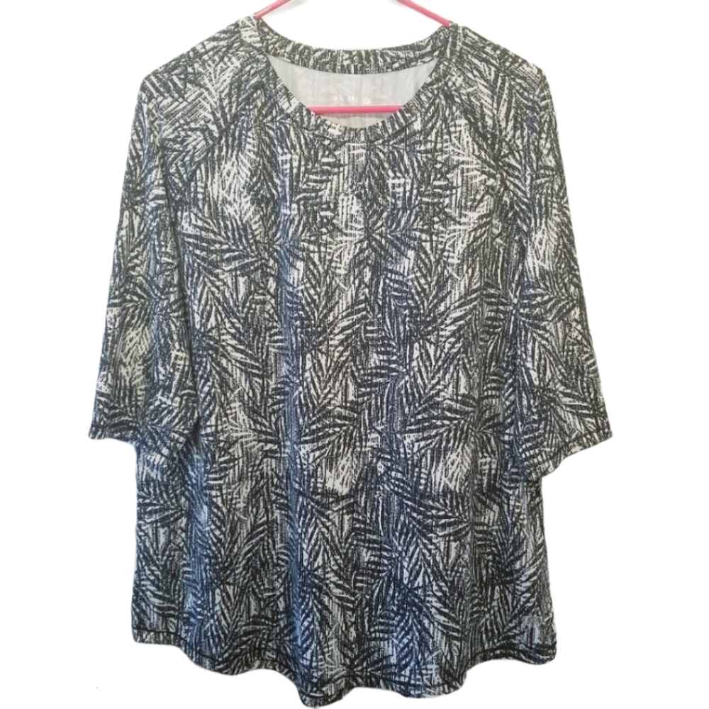 Reel Legends Black & White Palm Leaf Fishing Shirt